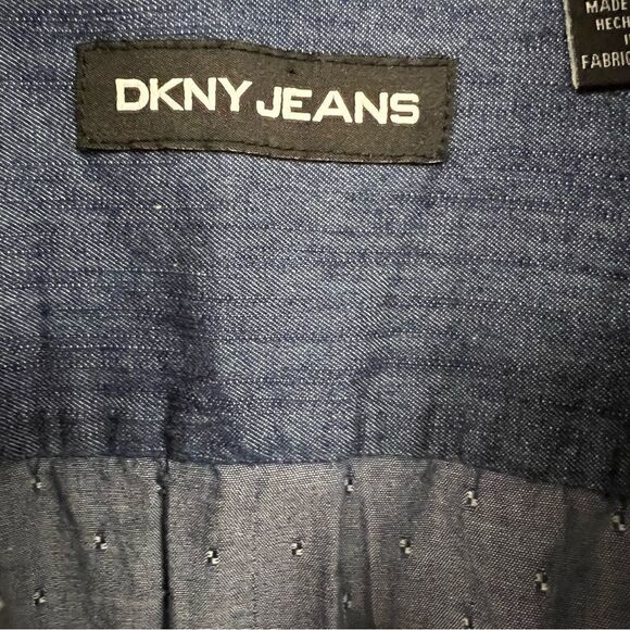 DKNY mens chambray short sleeve short. Size L - Picture 5 of 8